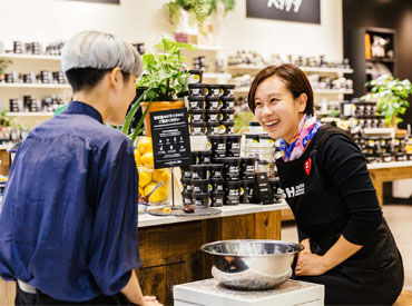ラッシュ（LUSH） 札幌パルコ店 まずはLUSHの商品のことを知りましょう！
フレッシュな素材を使ったハンドメイド商品…
誇りをもってお客様にご紹介しています♪