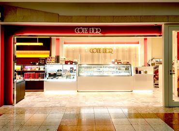 欧風菓子コートドール 札幌アピア店  「小さい頃、ケーキ屋さんが夢だった！」
そんな方も多いかも♪
接客/販売経験→ナシでもOK