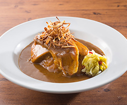 夜は楽が気と言うお店に大変身する店舗。この度、お昼は淡路島カレー新橋店としてOPEN!
ランチタイム募集