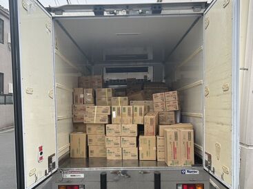 【お惣菜の配送】
準中型免許で運転可能なトラックです！
近隣店舗へお惣菜の配送をして頂きます◎