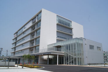 日本赤十字社　広島県赤十字血液センター 全国に多くの赤十字病院を運営しており、高度な医療技術や災害医療体制を整えています◎