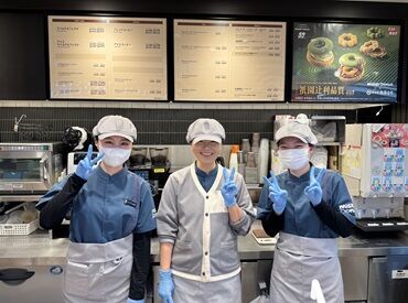 ▼髪色は自由でOK！
バイトの為に染め直す必要なし◎
自分のStyleも貫けるのも嬉しい♪