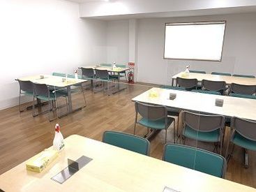 株式会社ケイ・エフ物流 ＼ 新しく休憩室がリニューアル ／
お仕事の合間にゆっくり休もう♪
未経験でも安心スタート★