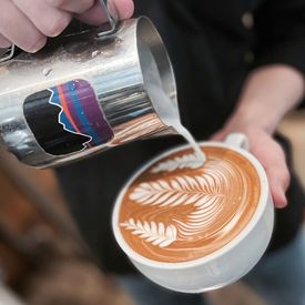  STREAMER COFFEE COMPANYは、
世界中から多くのファンが訪れる
ニューウェーブコーヒーの国内
パイオニア。