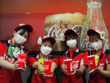 コカ・コーラ ボトラーズジャパン株式会社【求人番号：80414】 ＊大手ならではの安心感♪＊
皆さんゼロから始められる環境◎
働きやすい仕組みづくりができあがっています！