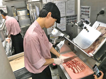 すたみな太郎　四日市店 ■□ 飲食店未経験の方も大歓迎 □■
副業・Wワークも可能です！
かけもち先や学校・家庭に配慮したシフト組みも気軽に相談OK♪