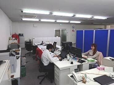 まずは簡単な作業からお任せします！
すぐそばに先輩がいるので
分からないことがあれば質問しやすい★