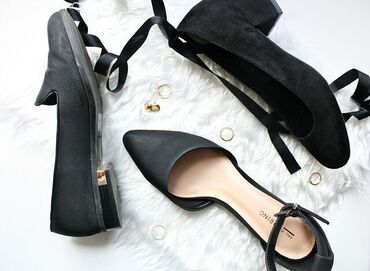 ファッション人材リンク株式会社【FJL】 ﾟ*｡☆ NEWスタッフ募集 ☆。*ﾟ
オシャレシューズSHOP！
即日スタート♪
