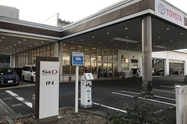 トヨタＳ&Ｄ西東京株式会社 　高尾店 専用の用具があるので…
⇒手作業は少なめでほどよい運動に◎
働くうちに洗車のコツも身につきます！