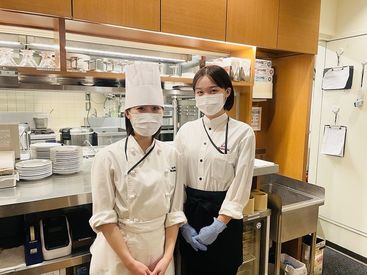 洋食や三代目たいめいけん アリオ亀有店 男女スタッフが活躍中！
高校生・大学生・フリーター幅広く募集中！