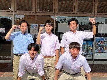 新生オート飯能 異業種から転職された方も多数！
来店されたお客様へのご案内・ご提案♪
初めは先輩が付いてしっかりフォローするので安心◎