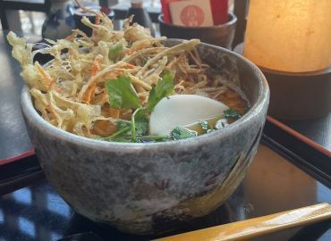 絶品まかないあり！
1食150円でおいしいまかないが食べられる！
頑張った後には満たされよう♪
