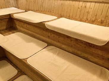 RAKU SPA Cafe 浜松　 温泉やサウナに温泉入り放題！
お仕事終わりにお風呂を済ませて帰宅することも◎
髪色自由なので自分らしいスタイルで働けます♪