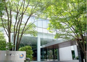 制服があるので、毎日何を着ていけばいいか
悩む心配もなし★
ピアス・ネイルOK♪
※画像はイメージ