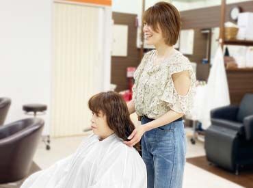 ファミリーヘアサロン「SEASON」　永福町店 要美容師免許があれば、経験年数やブランク年数は不問です◎
カットの技術を活かしませんか？
主婦さん活躍中です！