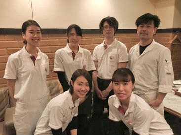 PIZZERIA CAPOLI [ピッツェリア カポリ] 【ご応募お待ちしております！】
10～30代の学生・フリーター活躍中♪
社員も多いので急なシフト変更も対応!
未経験スタートも◎