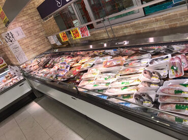 関西のスーパーに、鮮魚店として7店舗を構え
新鮮で安全なお魚を消費者へ届けています！