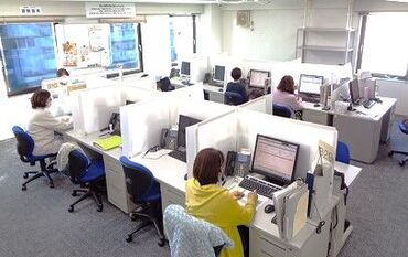 ＼コールセンターで働いたことのない方も大歓迎！／
一から丁寧にサポートします◎
個人空間で集中して業務ができます！