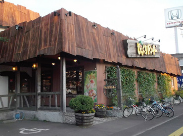 ハンバーグの専門レストラン≪びっくりドンキー★≫
スタッフもお客様も笑顔溢れるお店です◎