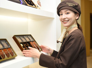 ゴディバ　イオンモール須坂　 ※2025年秋オープン予定 ＜未経験歓迎＞カウンター内でチョコレートの接客・販売♪
たくさんの方々へチョコレートと笑顔をお届けします＊
