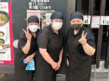 ▼オープニング募集★
未経験でも同期の仲間がいて心強い！
料理スキルは不問です◎
まずは簡単なトッピングからスタート♪