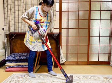 お仕事に慣れるまではしっかりサポート！
主婦～シニアさんなど同世代が多いので、
みんなで助け合って楽しく働いていますよ◎