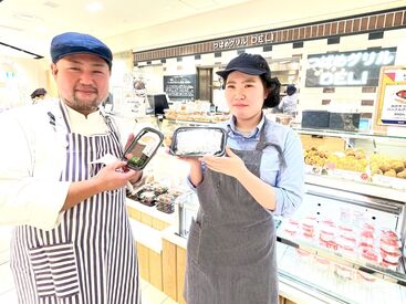 つばめグリルDELI　エキュート品川店 味・見た目にこだわったメニューがずらり♪
商品は少しずつ覚えていけば大丈夫◎
初バイトの方もしっかりサポートします！