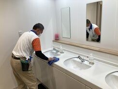 20代～60代まで幅広く活躍中!1日4時間から働けるから、忙しい主婦(夫)さんも働きやすい◎
