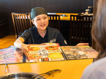 飲食店で働くのが初めての方も大歓迎です◎
初バイトの方もお気軽にご応募ください♪