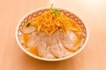 幅広い世代の方が多数活躍中♪
"飲食デビュー"も大歓迎です◎