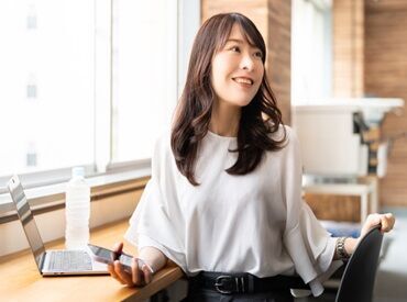 WEBで簡単登録!
お仕事スタートまでに必要なスキルや経験は一切ありません♪
そのままのアナタで高時給がGETできます◎