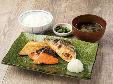 湊や磯吉食堂　ウィングキッチン京急鶴見駅前店[184]  ＼モーニングスタッフ大募集！／
低温でじっくり熟成させた干物は絶品◇
まかない補助があるので、格安でたべれちゃいます♪