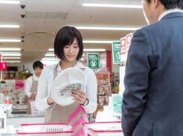 ダイソー　みのおキューズモール店 シフトは気軽に相談OK！
"ワークライフバランス重視"or"フルタイムでしっかり"
どんなライフスタイルの方にも寄り添います。