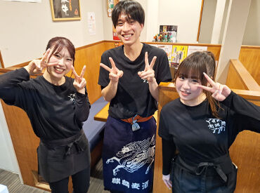 焼肉京城苑（けいじょうえん）　青葉台店 大学生活躍中です♪
先輩スタッフがイチからしっかり
仕事を教えてくれるので初めてでも安心してください◎