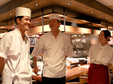 観光客や地元の方に愛されるお寿司屋さんで働きませんか？
サポート体制バツグン♪コツコツと出来ることを増やしていけます！