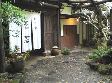 山の寺 邑居 【7月～8月までの短期募集！】
友達と一緒に応募もOK！
面接時履歴書不要！
☆絶品まかないあり☆