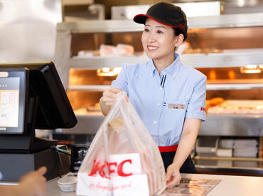 ケンタッキーフライドチキン　仮）シティもんべつ店　※2025年8月下旬～9月上旬OPEN予定 ▼続ける理由はチームワークの良さ！
「KFCでの経験が就活で役に立った」なんて話しも◎
知名度抜群だから、自慢のガクチカに♪
