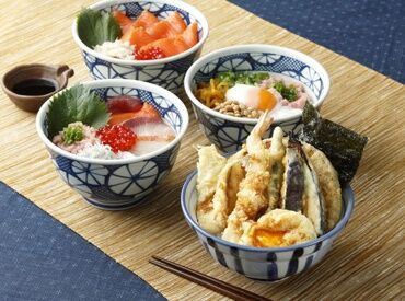 キッチン未経験、お家での料理が好きな方も大歓迎!経験・スキル不要★ディナー帯のみ⇒学業や副業とも両立しやすいシフトです◎