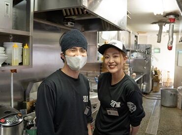 ＼☆テレビ・ラジオでも話題のお店☆／
こってり濃厚なラーメンは…まかないでも楽しめます♪