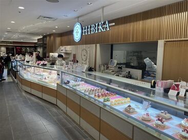 日本橋という立地もあり、落ち着いたお客様が多くて働きやすい◎「ありがとう」が嬉しいお仕事です！