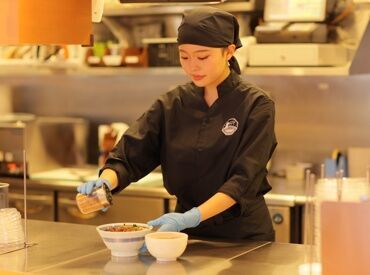 包丁持ったことがなくても大丈夫!
野菜をカットしたり盛りつけたり…
簡単なことからお任せします♪