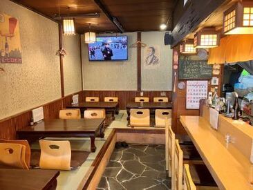 酒場すみよし 髪・ピアス・ネイル・ヒゲなど
オシャレは全部自由＊*
学生・フリーター・Wワーカーさんなど
幅広い年齢の方が活躍中◎
