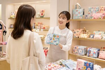 ファッション人材リンク株式会社【FJLSAPPORO】 ﾟ*｡☆ NEWスタッフ募集 ☆。*ﾟ
30～40代女性スタッフ活躍中！
人気雑貨ブランドで働けるチャンス♪
販売経験を活かせるお仕事