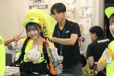 株式会社東映エージエンシー　（横浜スタジアム） 輝く笑顔とそれを支える頼れる裏方！売り子＆サポート同時募集。最高の仲間とのチームワークで球場を熱く盛り上げよう！未経験◎