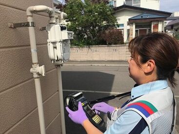 北ガスサービス株式会社 業務には専用の端末を使用します。
重量やサイズが大きいものではありません。
ご安心ください！