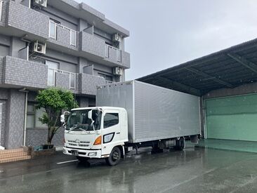 太門通商株式会社 社員寮ありで長く働ける環境です！
制服や研修制度はもちろん、
髪型・髪色・ヒゲも自由♪
あなたらしい働き方を叶えませんか？
