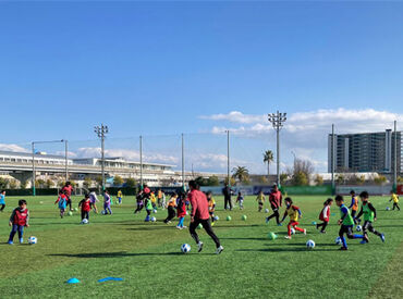 神戸レディースフットボールセンター ☆★スポーツ好き必見★☆
【女性優先サッカー場】の運営サポート♪
難しいお仕事は無いので未経験の方もご安心を◎