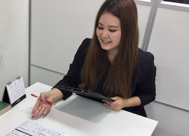 【はたらきやすさに感動♪】
＃服装/髪型/ネイル自由!
しかも…お昼ご飯のご馳走も♪
スタッフ一人ひとりを大切にする会社です