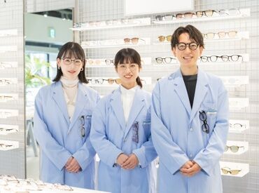 Zoff 東京ドームシティ・ラクーア店 ≪9割が未経験スタート≫
「人と話すことが好き」「メガネやファッションが好き」など
気軽なキッカケでOK♪