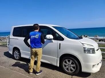 株式会社メビウス21 札幌支店 (勤務地：小樽エリア) ≪指定の場所≫へ車をお届け★
レンタカー回送ドライバーです！
単発でも、月1でも、毎日だって…
働き方は完全にあなたの自由！